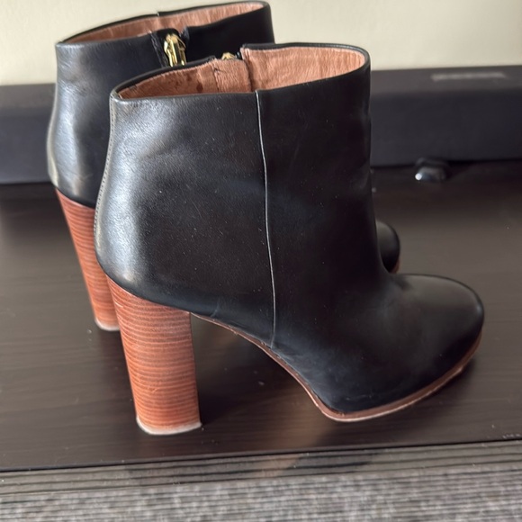 Vince Camuto Women's Cayelsa Platform Bootie Ankle Boot - Picture 4 of 7